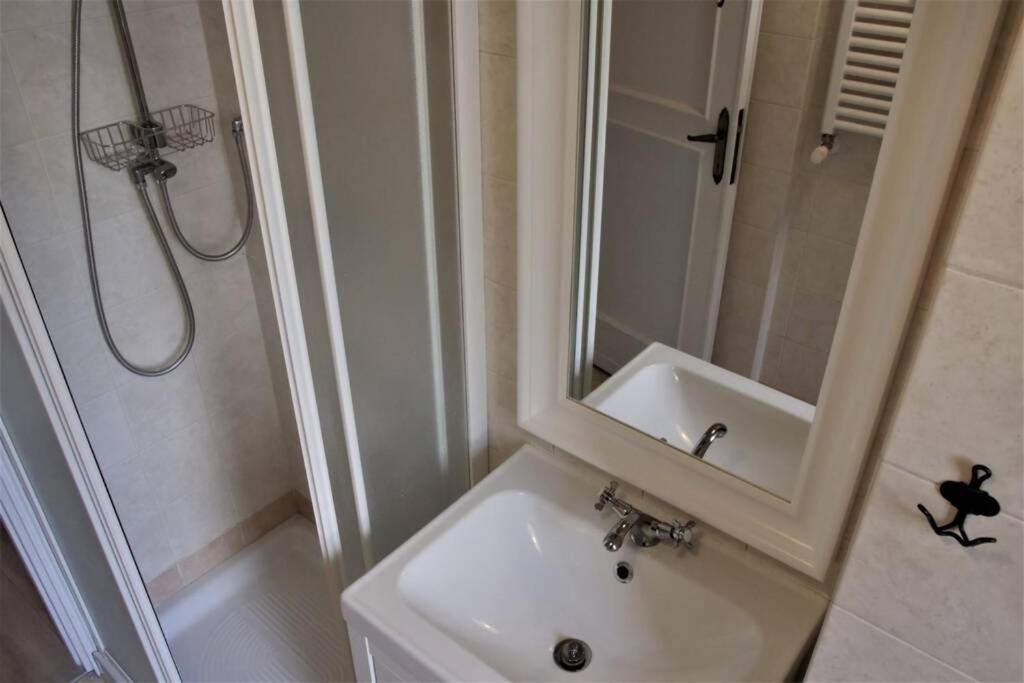 Apartment Matilde Рим Екстериор снимка